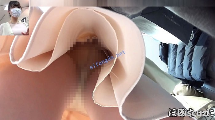 【日产精选】005参加完婚礼的粉裙美女。肉色丝袜半蹲被CD…